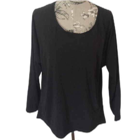 Three Hearts Tops - 𝅺*three hearts Gray Long Sleeve Top L